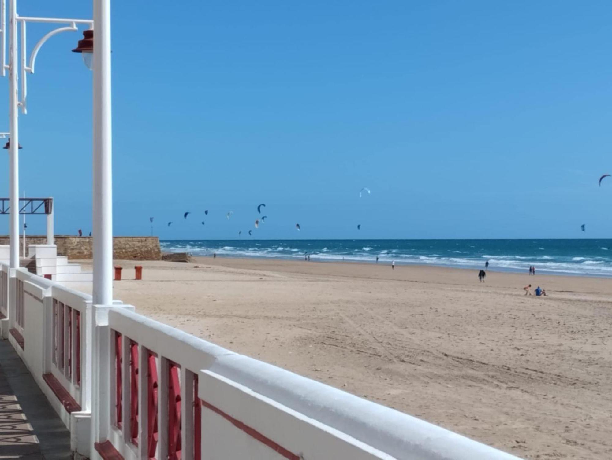 Apartamento Candari Playa en Cádiz Exterior foto